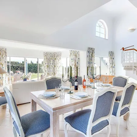 Beatrice * 阿尔布费拉